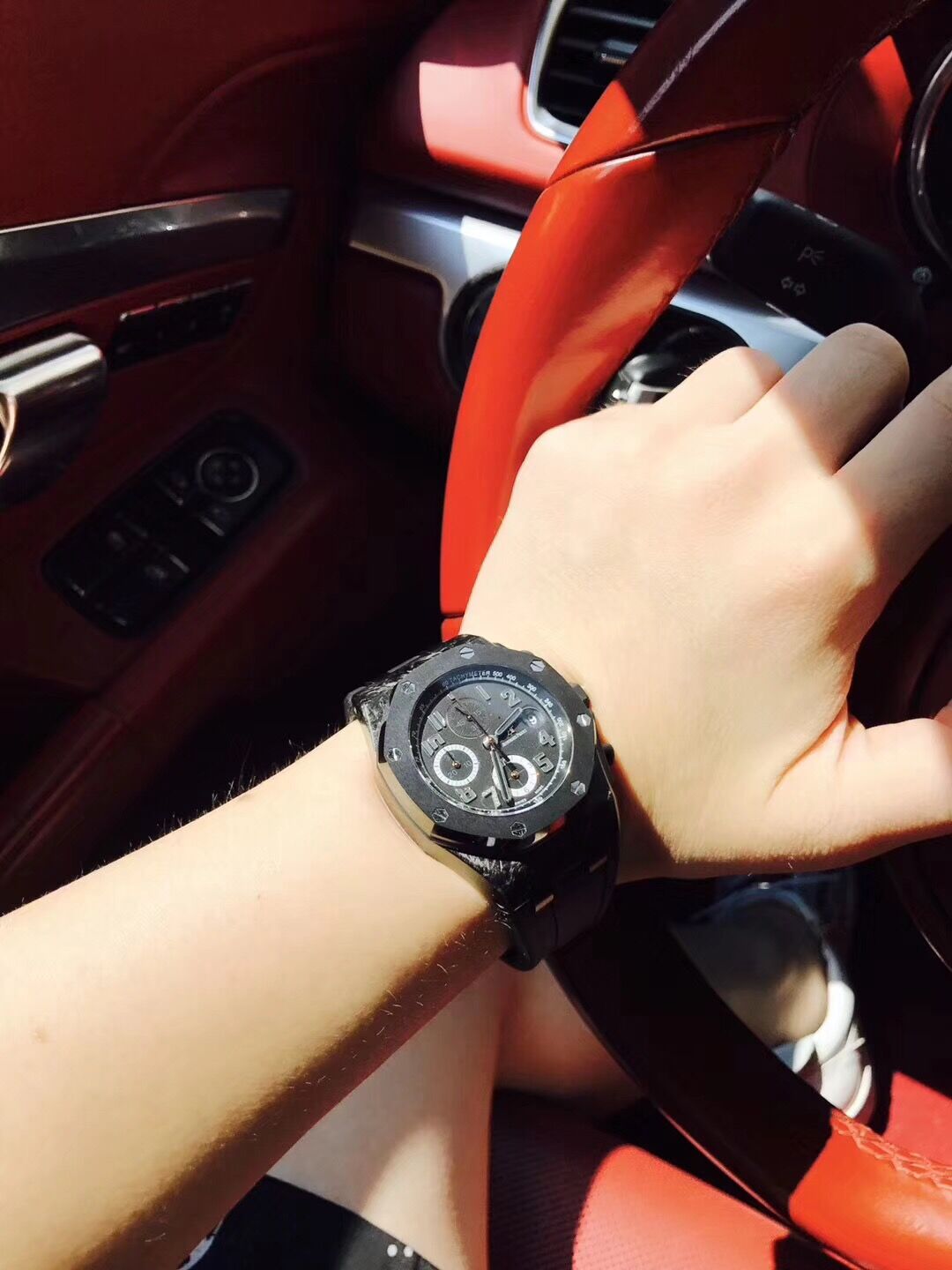 外媒联合专家潜入最大奢品地下工厂！查获大批Rolex！大发雷霆