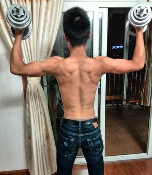 背部训练动作之俯身双臂哑铃划船,哑铃练背部肌肉最快最有效的方法