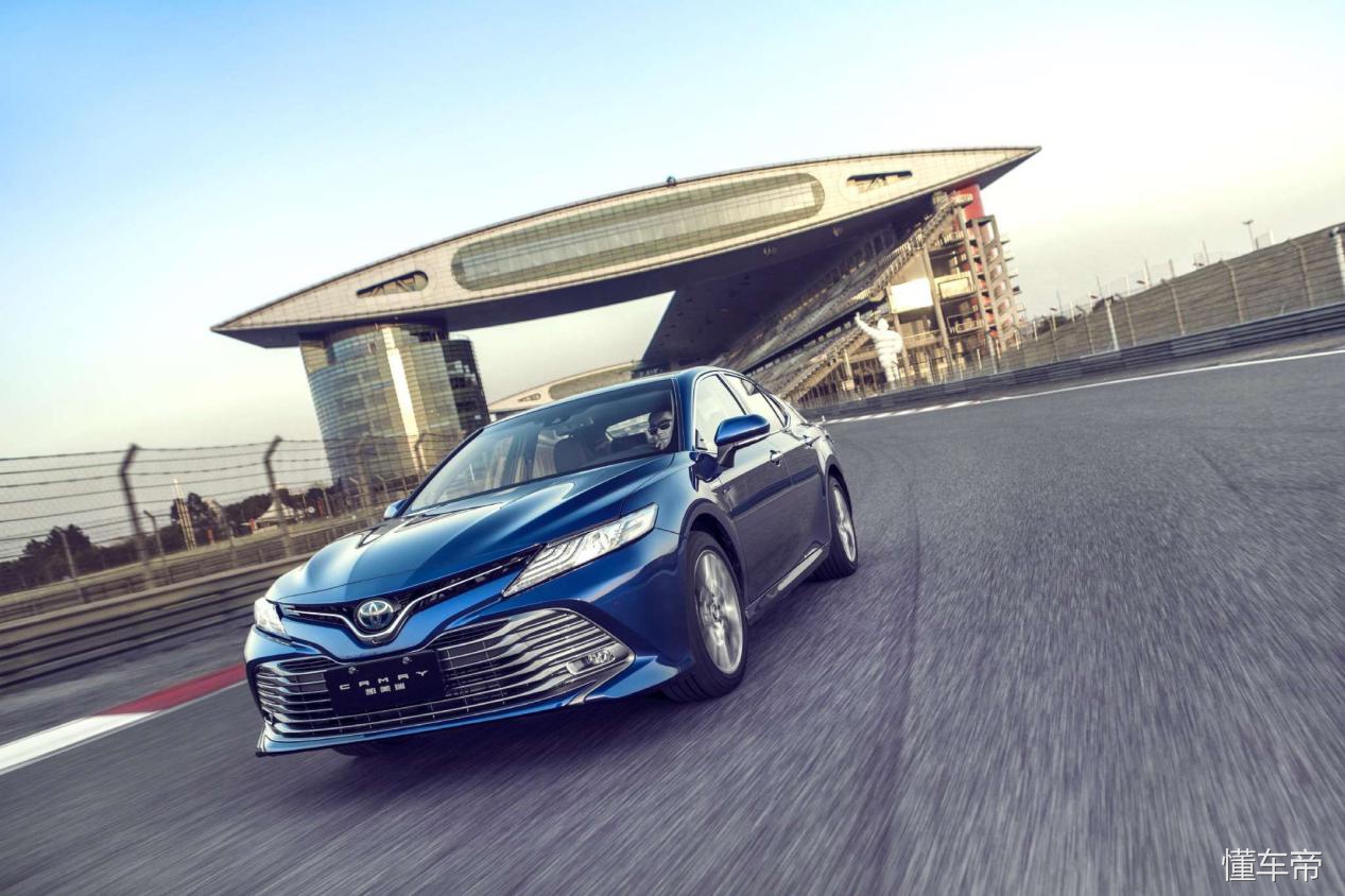 全新凯美瑞是哪一代,凯美瑞2022款全新混动换代升级