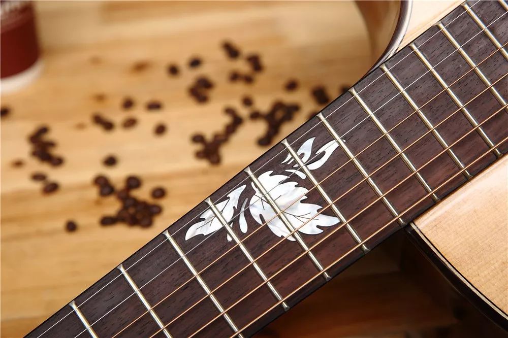 琴弦过高去琴行调节,琴弦过高怎么调