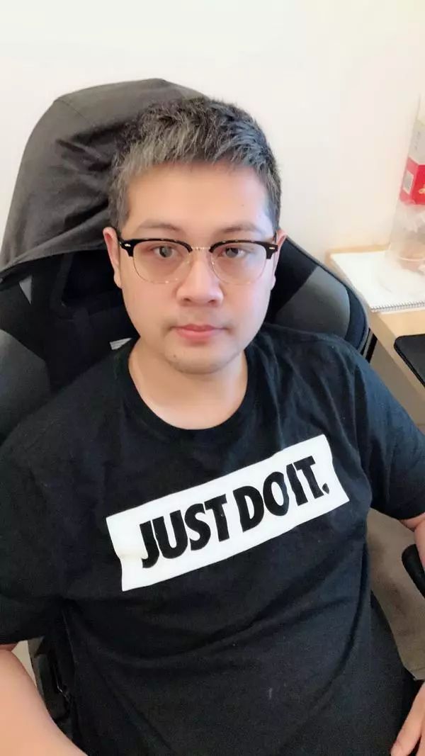 网文月入90万,00后大四学生写网文月入百万