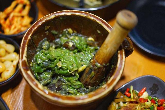 做“擂辣椒”时，用锅蒸还是用火烤？很多人都做错了，难怪不好吃