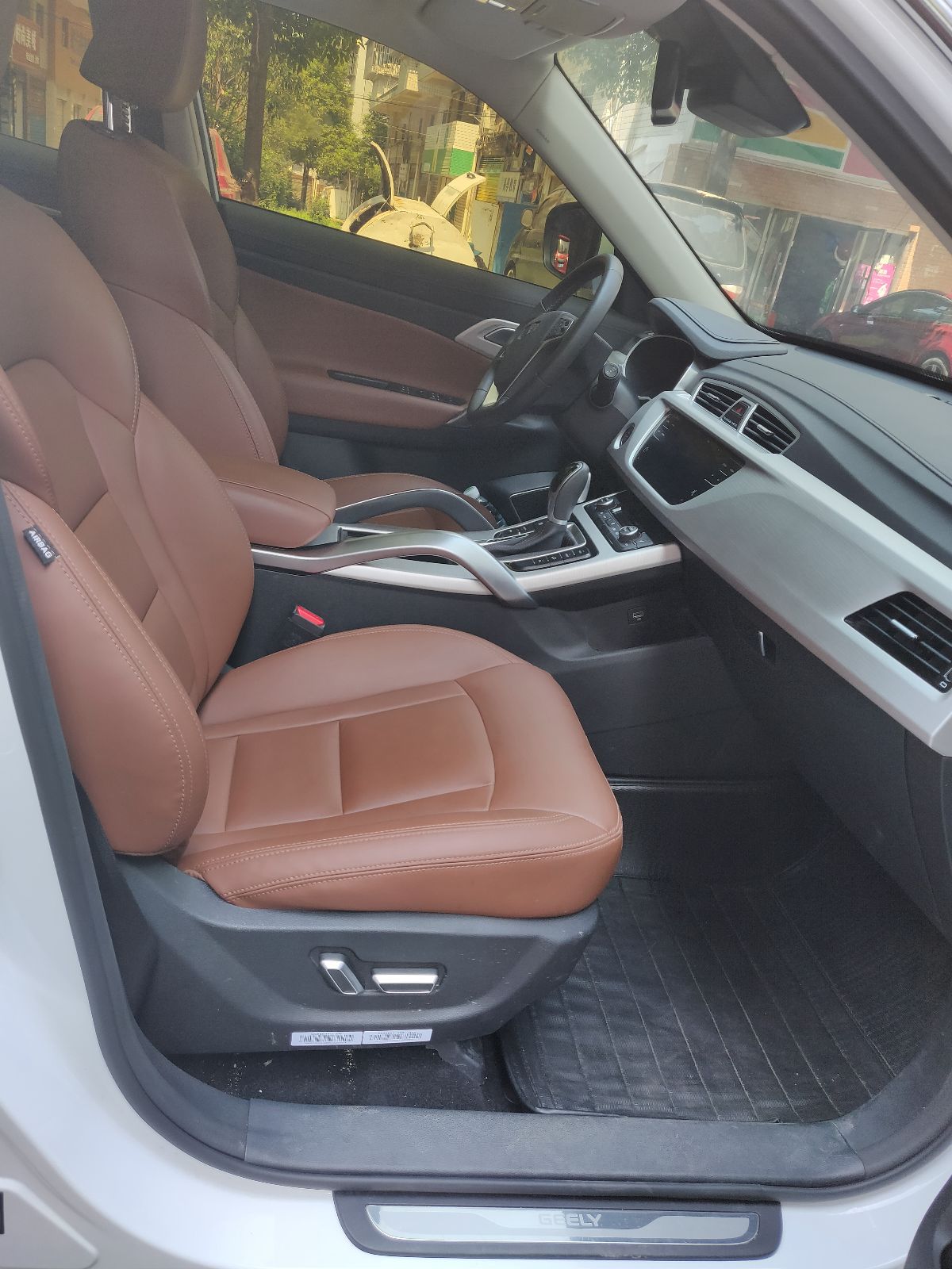 吉利博越l和瑞虎8pro哪个操控性好,吉利博越开几年后车主感受