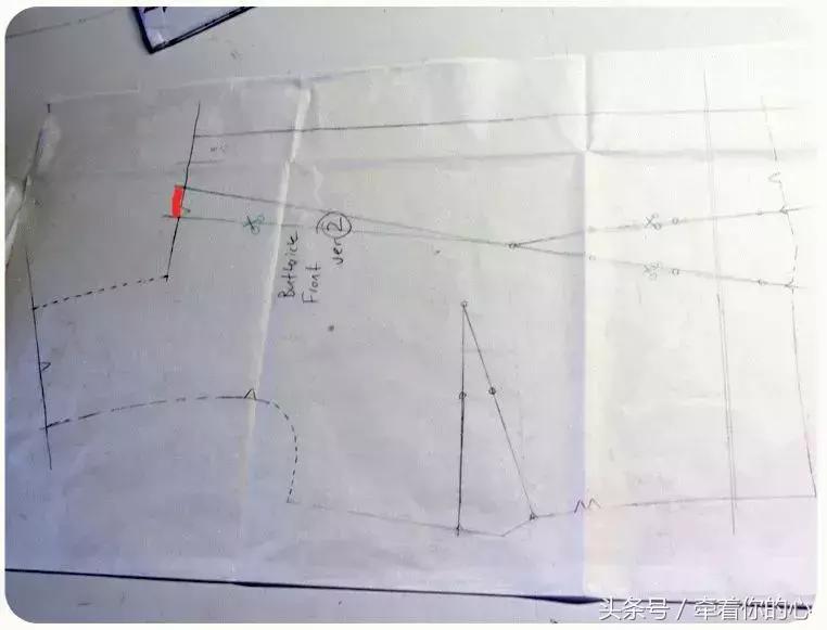 领子不服帖的处理方法,领口不服帖怎么贴