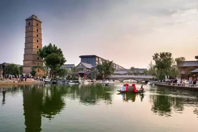 濂ラ泤璁捐涓婃捣,濂ラ泤璁捐鍏徃