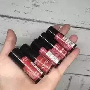 哪个口红适合黑黄皮素颜唇色偏深,口红千万不要乱用