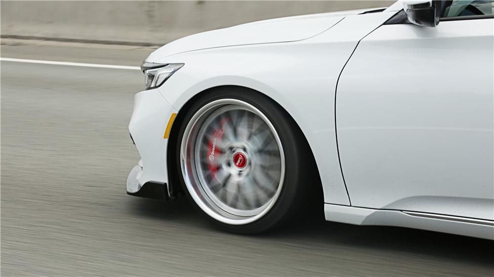 本田10代雅阁国内首改,花费7万将车打造成精品姿态!