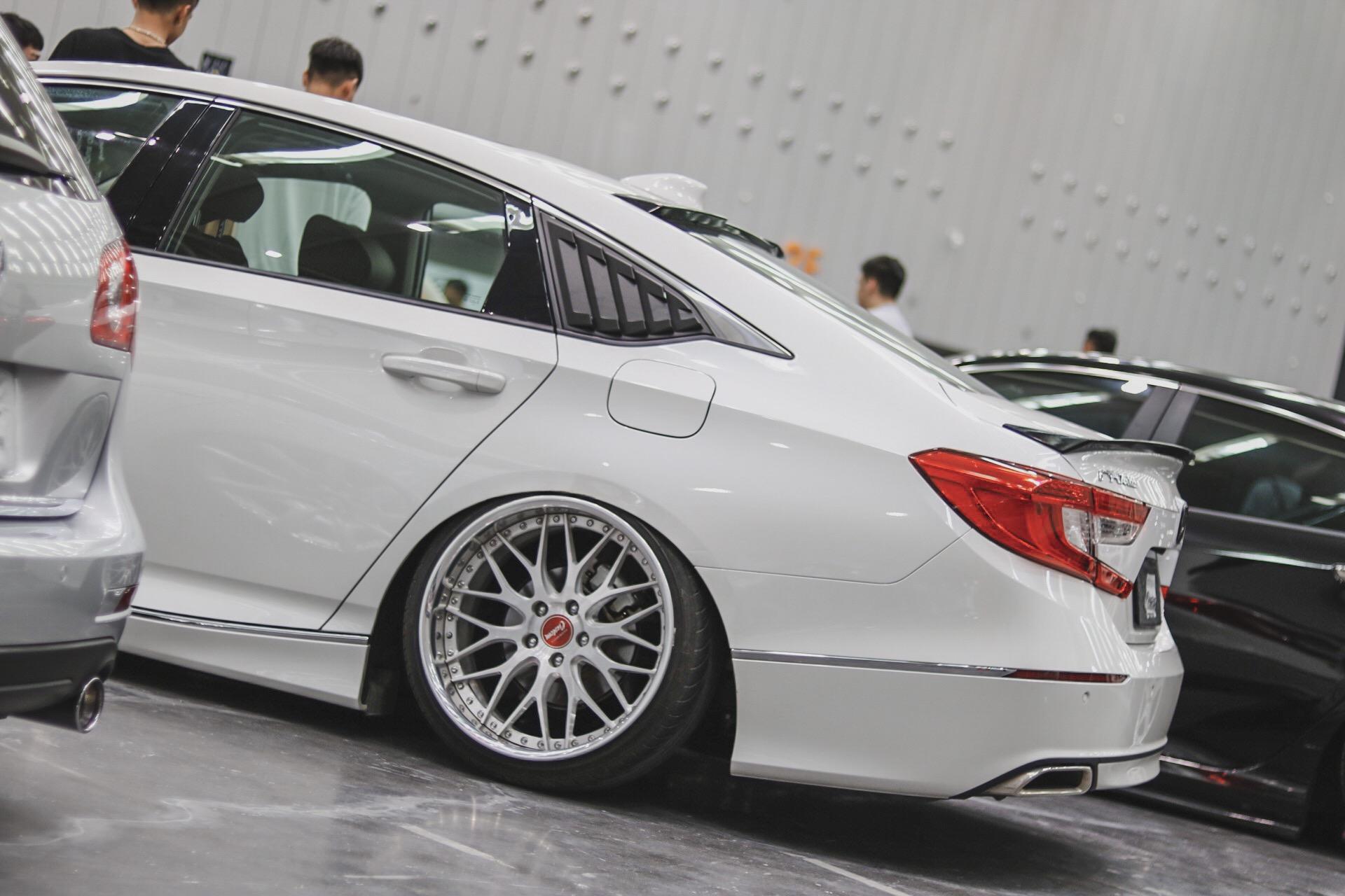 本田10代雅阁国内首改,花费7万将车打造成精品姿态!