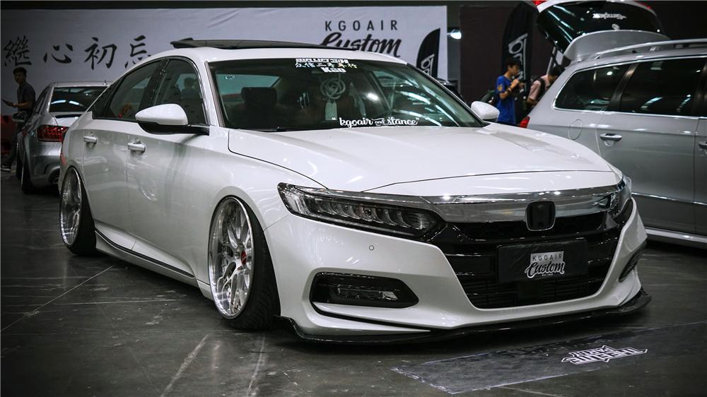 本田10代雅阁国内首改,花费7万将车打造成精品姿态!