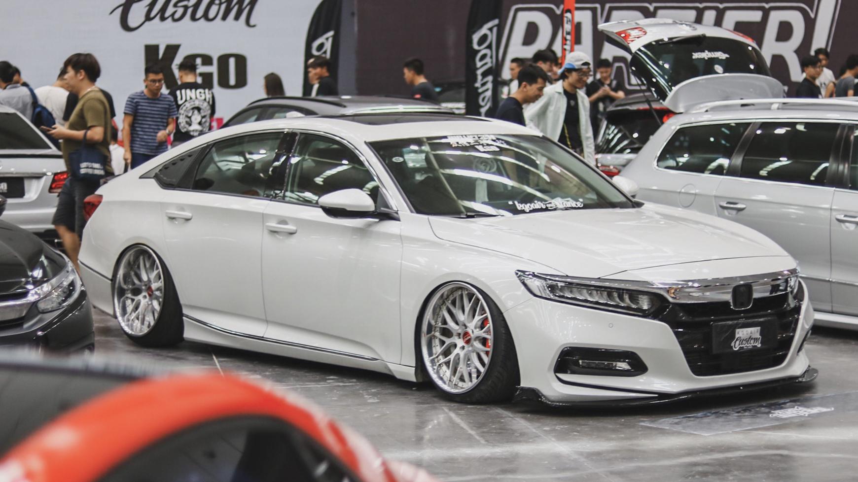 本田10代雅阁国内首改,花费7万将车打造成精品姿态!