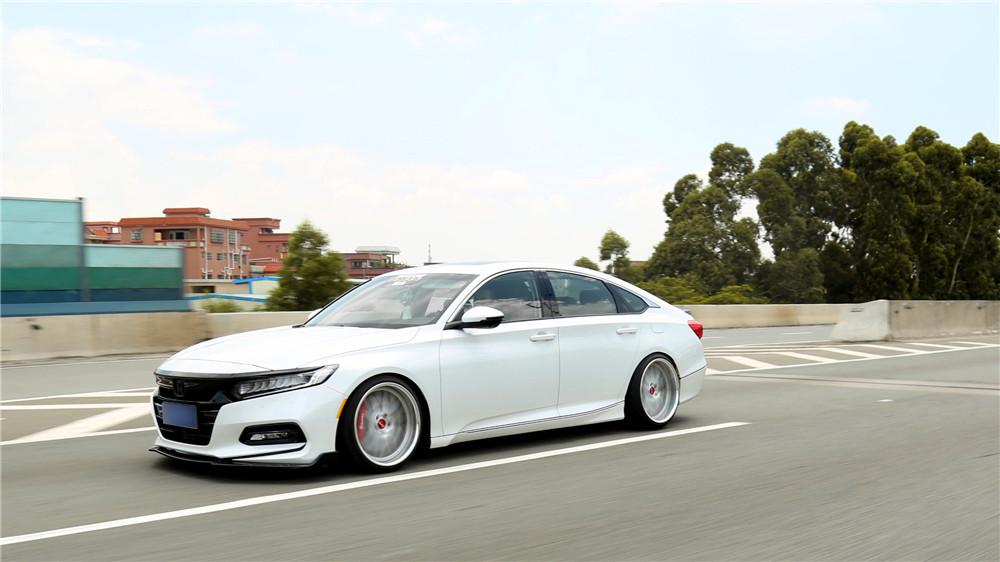 本田10代雅阁国内首改,花费7万将车打造成精品姿态!