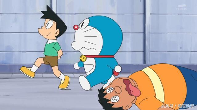 小夫得到了哆啦a梦,哆啦a梦小夫为什么只有侧脸出现