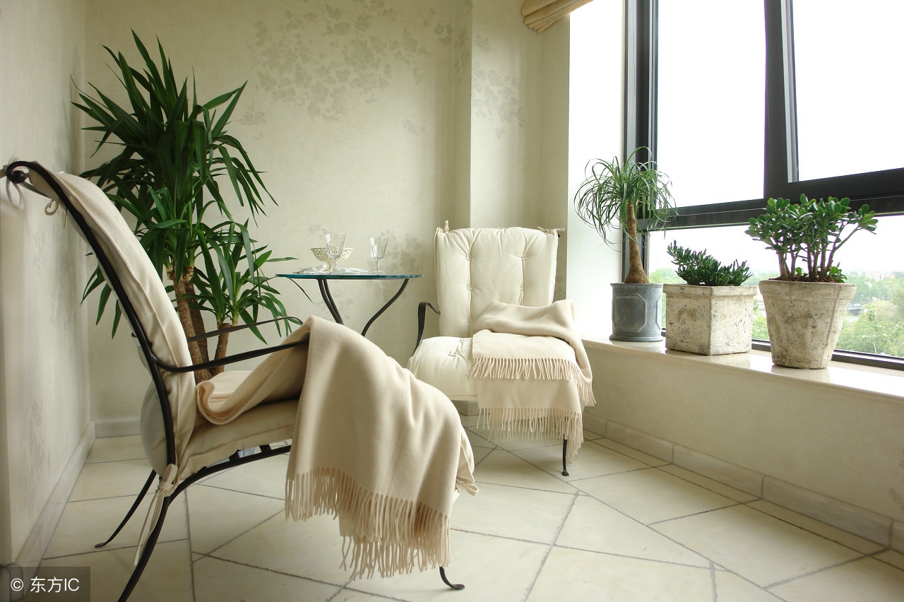 装修完整的阳台墙体渗水怎么处理,新装修阳台渗水到楼下怎么维修