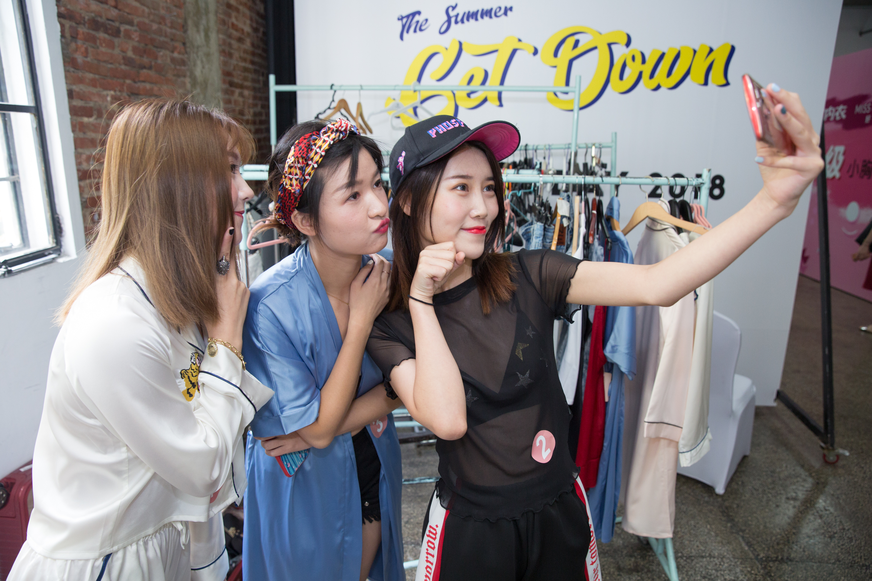 淘宝平面小模特应聘,兼职淘宝店铺模特