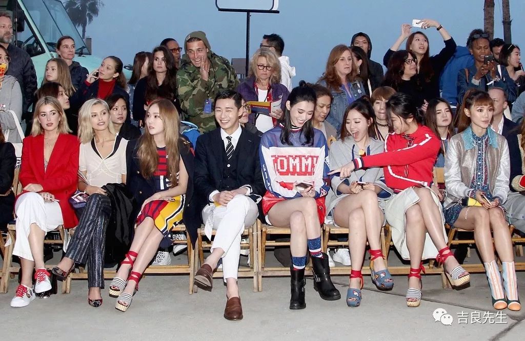 让时装变得民主化,他一直在这么做