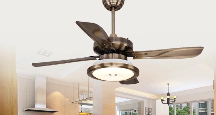 夏天吹吊扇对身体好吗,夏天用吊扇还是用台扇好