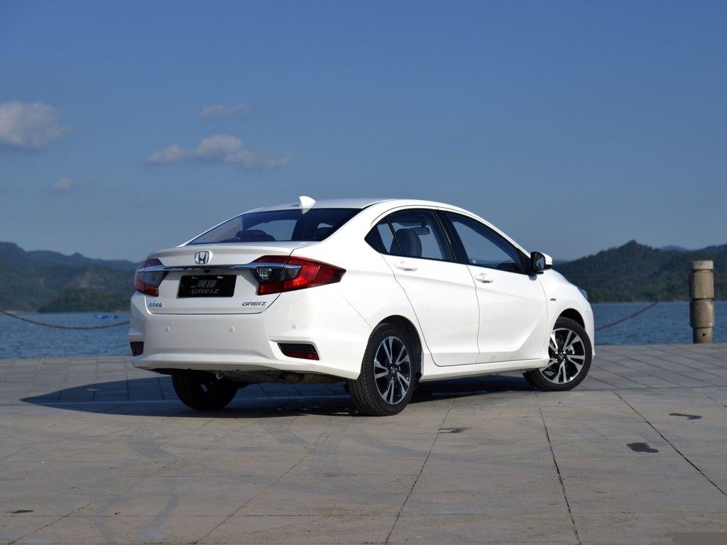 三厢飞度没劲,本田飞度三厢就是开不坏