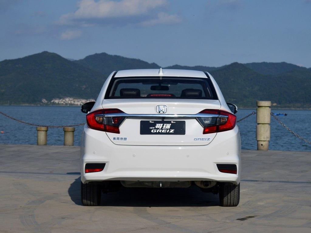 三厢飞度没劲,本田飞度三厢就是开不坏