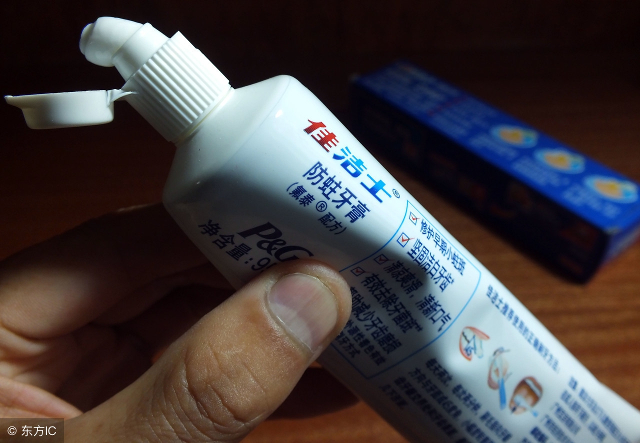 生活妙招纱窗脏了不用拆下来清洗,纱窗脏了难清理教你一招轻松解决