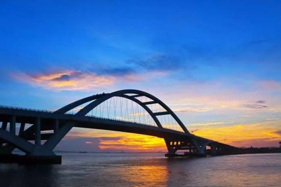 西虹市首富取景地都有哪些城市,西虹市首富体育场取景地在哪里