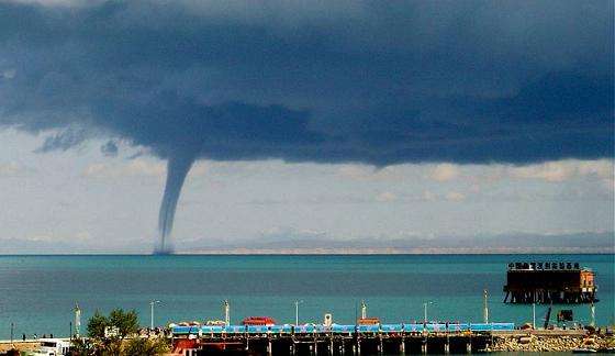 青海湖底大黑洞,青海湖湖底黑洞视频