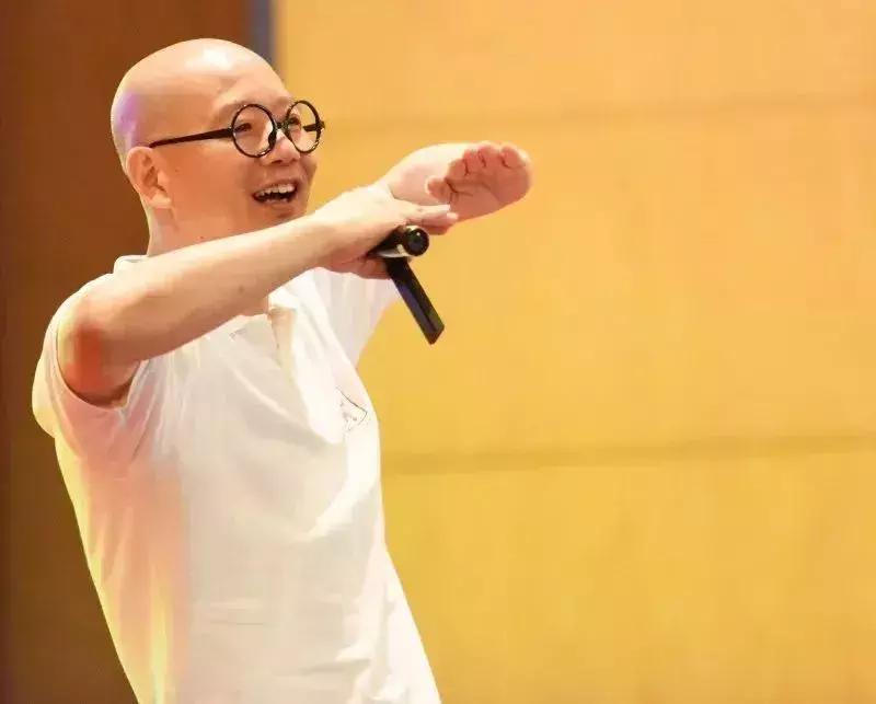 唤醒你心中的巨人的书,读《唤醒心中的巨人》