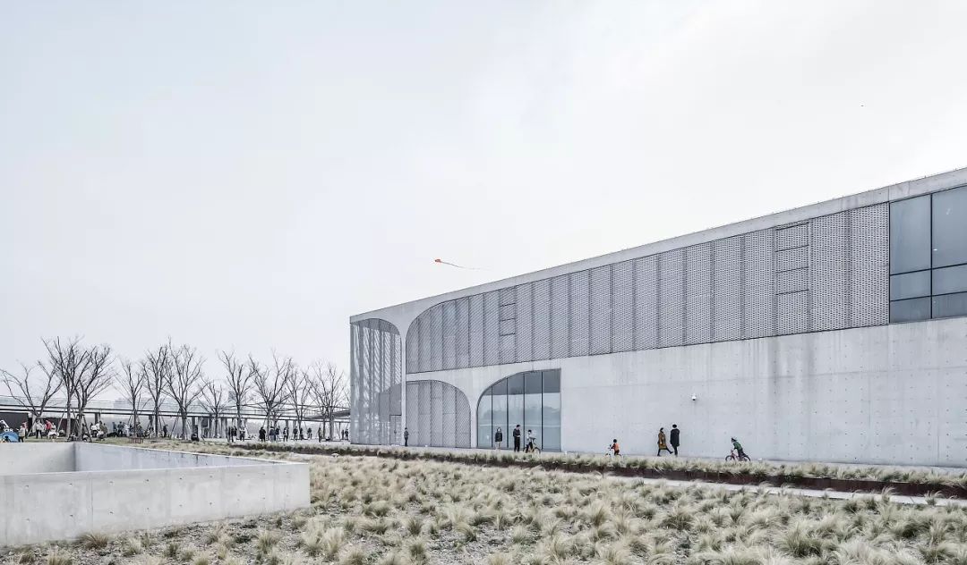 涓婃捣寰愭眹娌圭綈鑹烘湳涓績闂ㄧエ浠锋牸,寰愭眹娌圭綈鑹烘湳鍏洯闂ㄧエ鎶栭煶鍥㈣喘