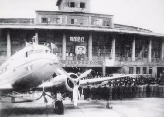 涓婃捣寰愭眹娌圭綈鑹烘湳涓績闂ㄧエ浠锋牸,寰愭眹娌圭綈鑹烘湳鍏洯闂ㄧエ鎶栭煶鍥㈣喘