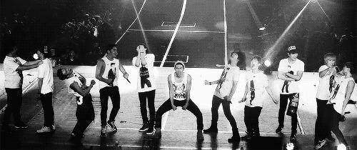 涓婃捣寰愭眹娌圭綈鑹烘湳涓績闂ㄧエ浠锋牸,寰愭眹娌圭綈鑹烘湳鍏洯闂ㄧエ鎶栭煶鍥㈣喘