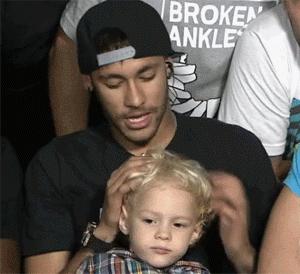 内马尔的儿子胖成这个样子,内马尔儿子发福