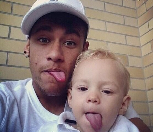 内马尔的儿子胖成这个样子,内马尔儿子发福