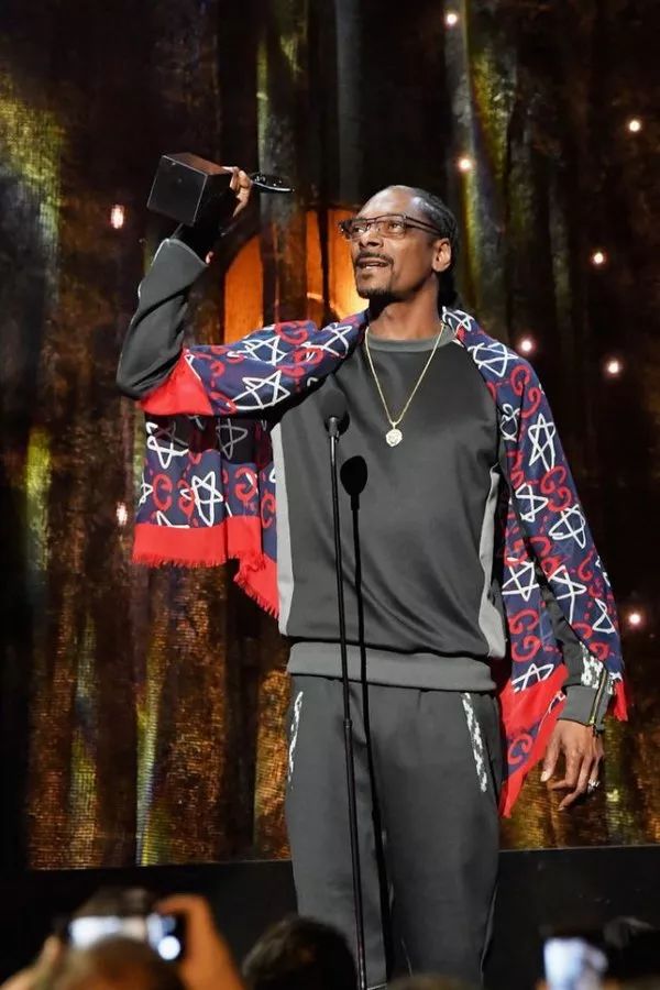 常见服装面料中英文对照!了解一下,再也不怕洗毁衣服!