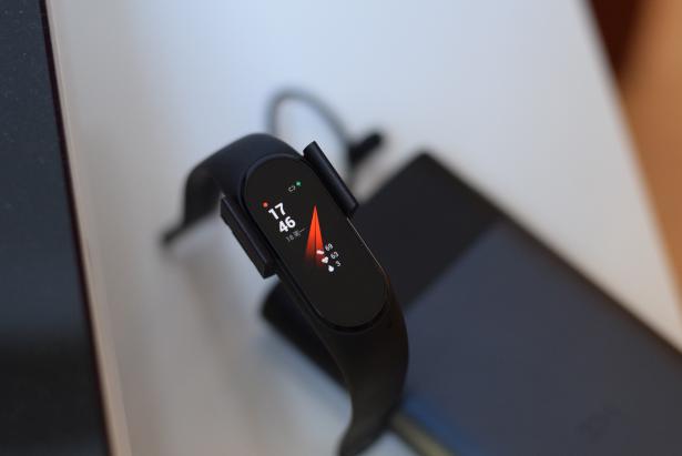 黑科技大彩屏智能手环,智能手环的门禁功能怎么设置