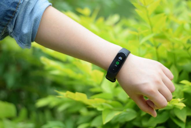 黑科技大彩屏智能手环,智能手环的门禁功能怎么设置