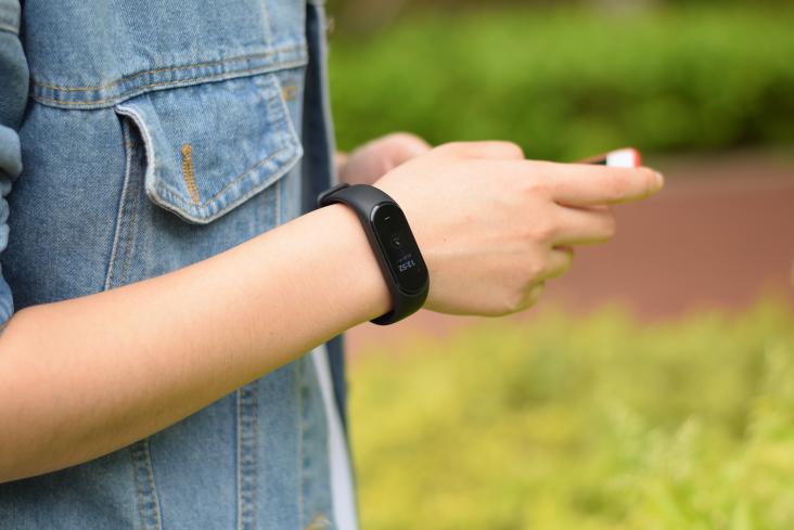 黑科技大彩屏智能手环,智能手环的门禁功能怎么设置