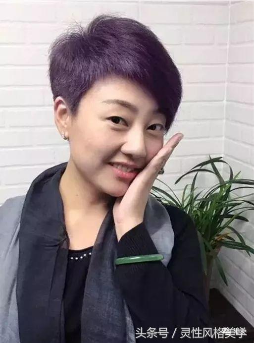 适合圆脸女生露耳朵短发发型,头发少适合的露耳短发发型