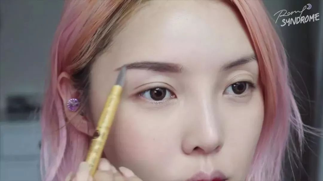 pony推荐精致眼妆,pony化妆技巧视频