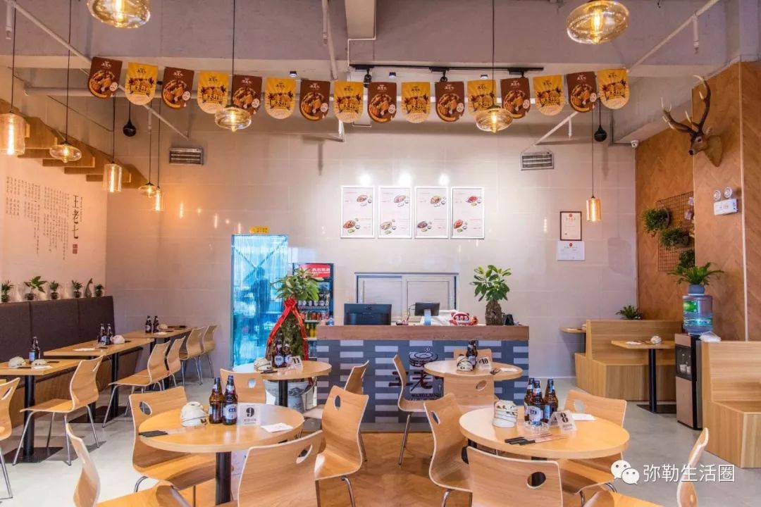 90后美女开轻食店,90后美女创业开快餐店