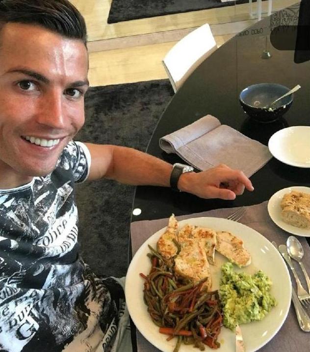 西虹市首富给足球道歉,西虹市首富沈腾离开足球队