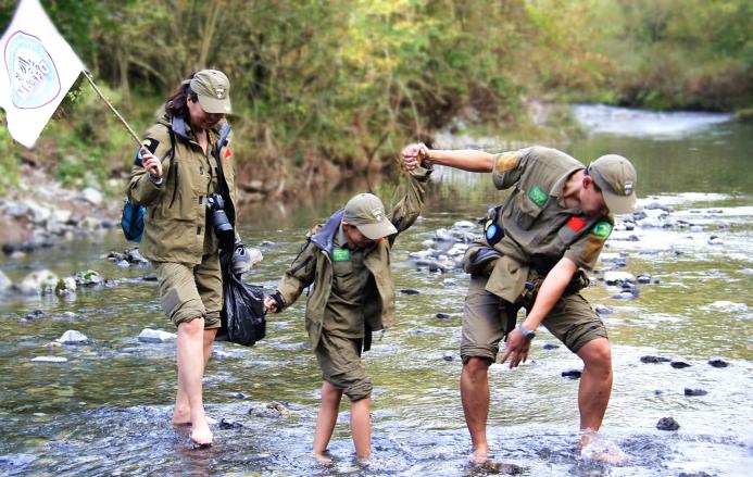 撒泼打滚爱哭的宝宝怎么治,孩子撒泼打滚发脾气怎么办