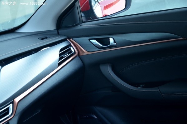 长安逸动xt两厢车16款值得购买吗,长安两厢车逸动xt测评