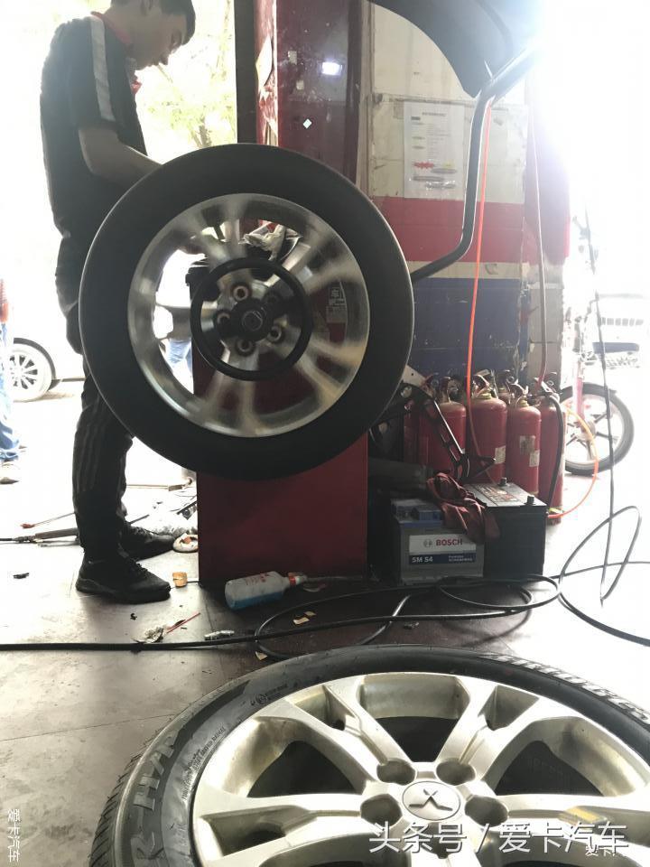 三菱欧蓝德19款的怎么换胎,欧蓝德质保期内轮胎是否免费更换