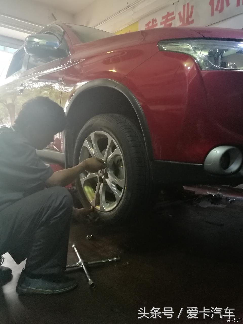 三菱欧蓝德19款的怎么换胎,欧蓝德质保期内轮胎是否免费更换