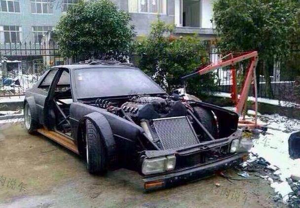 偶遇大众桑塔纳,偶遇神车的视频