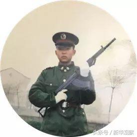 八一建军节向退伍老兵致敬图片,致敬我们的抗战老兵