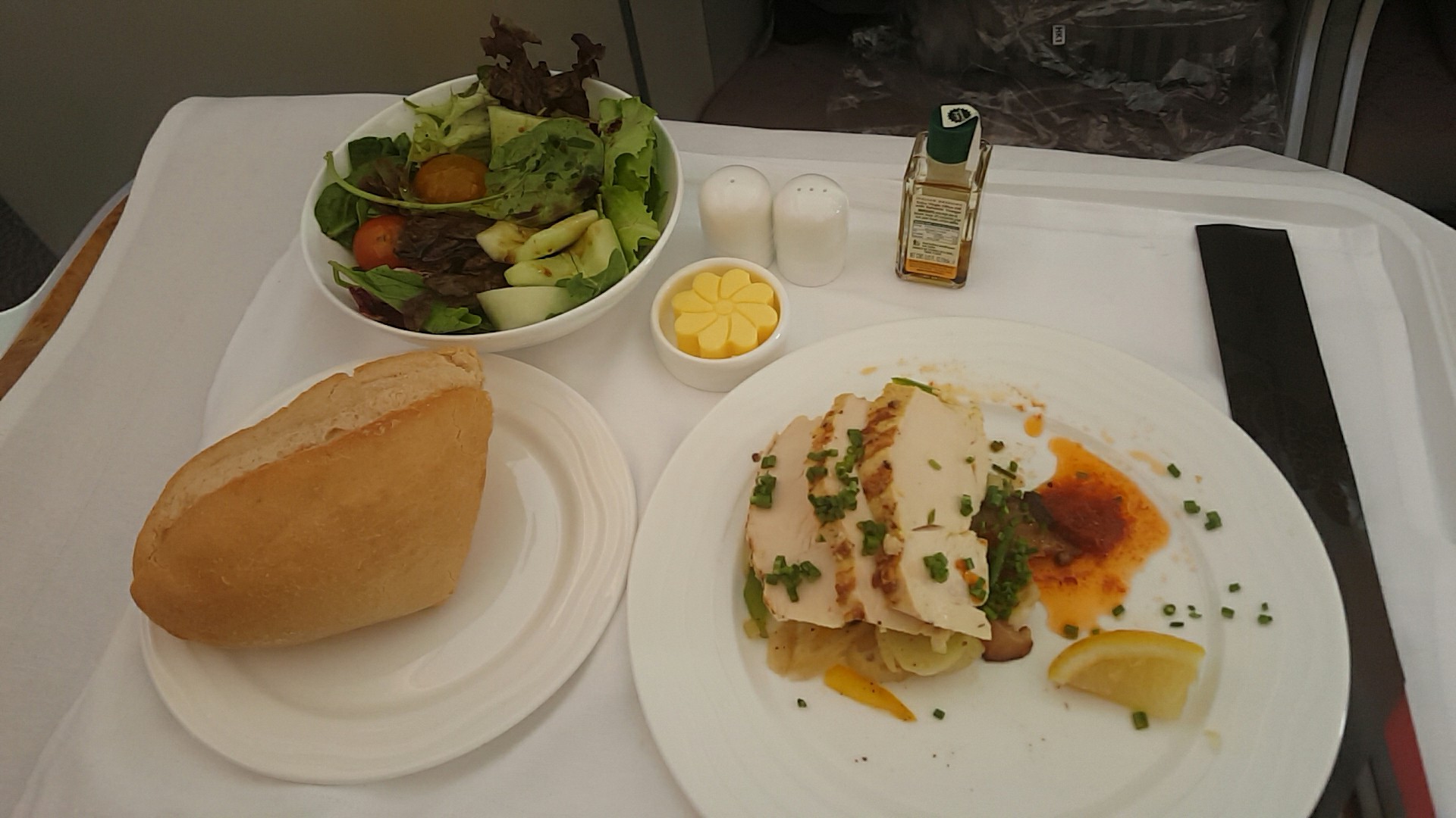 阿联酋航空香港飞曼谷a380商务舱 (阿联酋航空公务舱和商务舱区别)