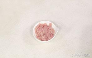 东北葱爆牛肉的正确做法,老东北美食葱爆肉片