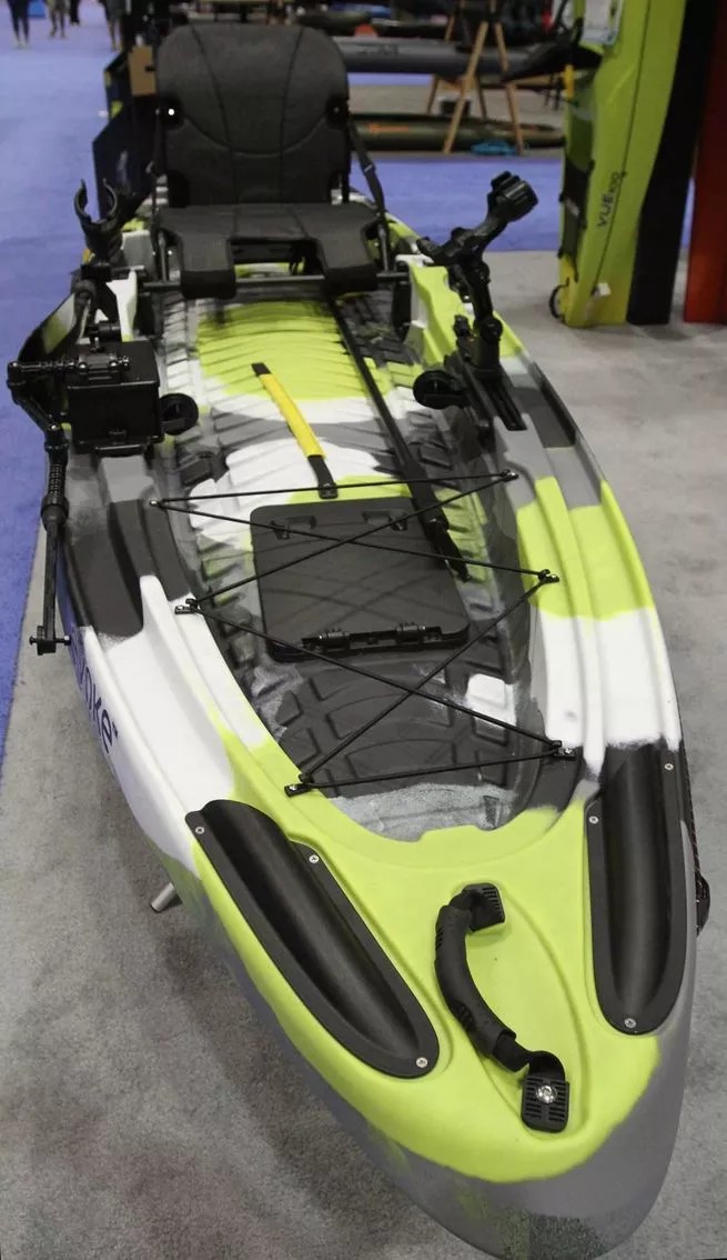 不要再愁着买车了,买艘最新的皮划艇去自由钓鱼