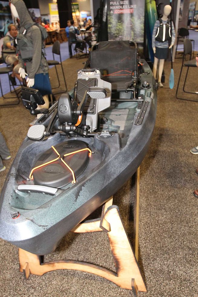 不要再愁着买车了,买艘最新的皮划艇去自由钓鱼