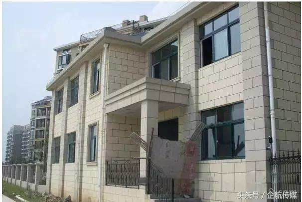 真石漆泛白补救方法,真石漆罩面泛白补救方法